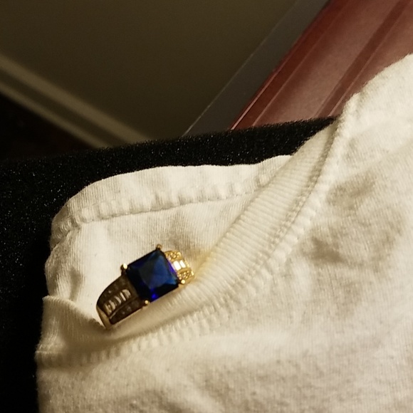 I need extra money for xmas shopping - Picture 2 of 3